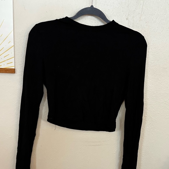 SHEIN Mock Neck Crop Top Black - Picture 3 of 4